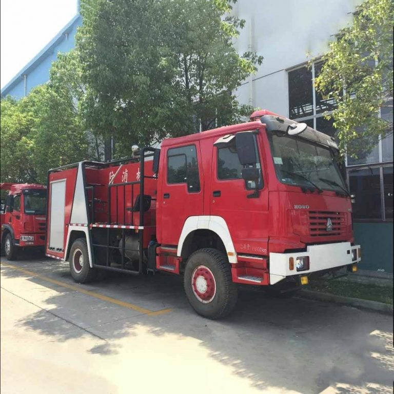 18m High Spray Arm Sinotruk HOWO Foma Water Tower Fire Truck 6X4 12000L Large Flow Fire Rescue Truck (22)