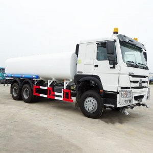 Luckin Fuel tank truck 6 4